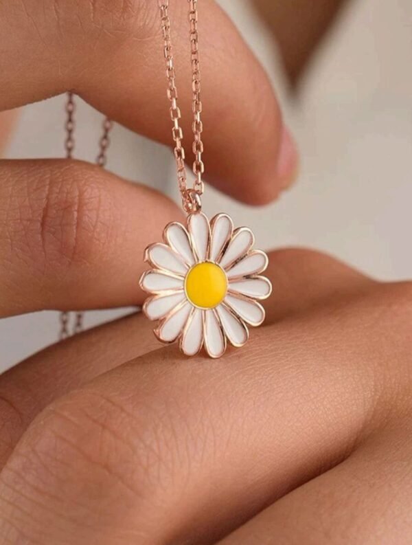 White Daisy Bracelet & Earrings Set – Floral Elegance for Every Look