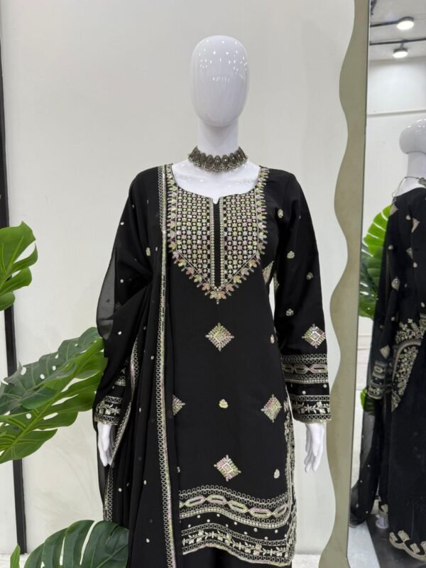 Midnight Bloom | Elegant Black Mirrorwork Kurti